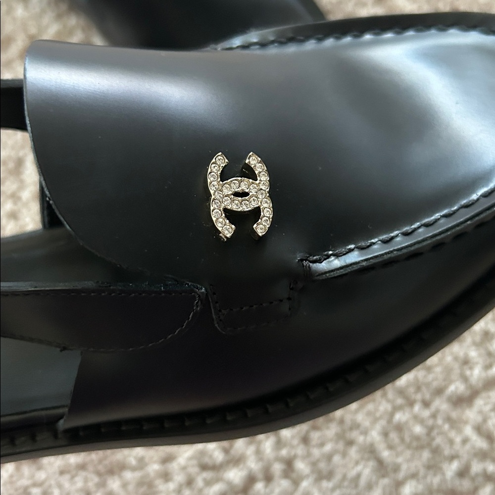 CHANEL Black Slingback Loafers. 7.5 - Picture 5 of 17